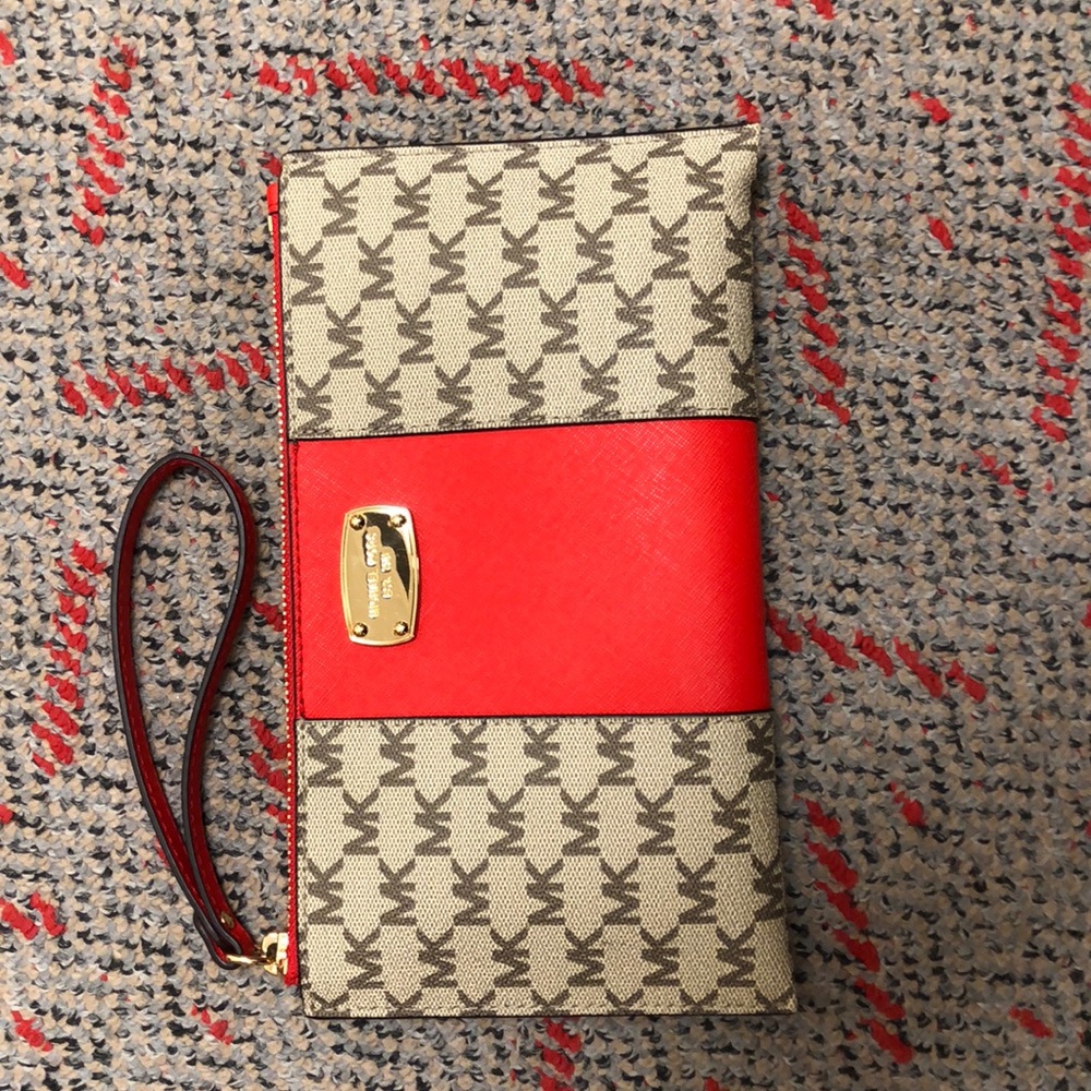 Michael Kors Wristlet